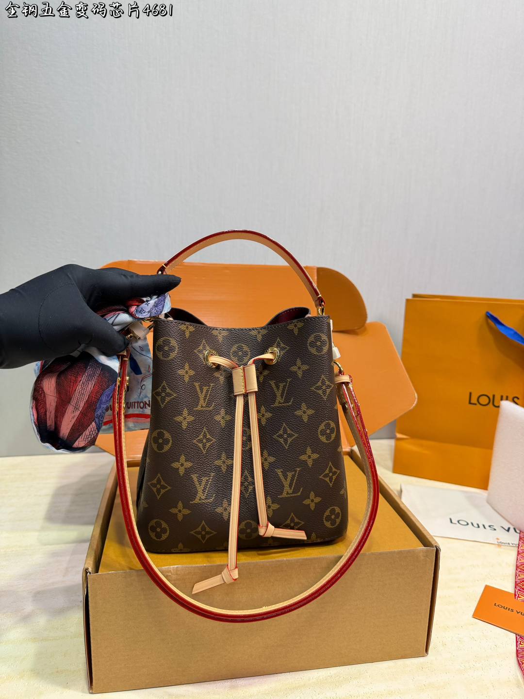 LV Neonoe Bucket Bag Cowhide Leather Adjustable Strap
